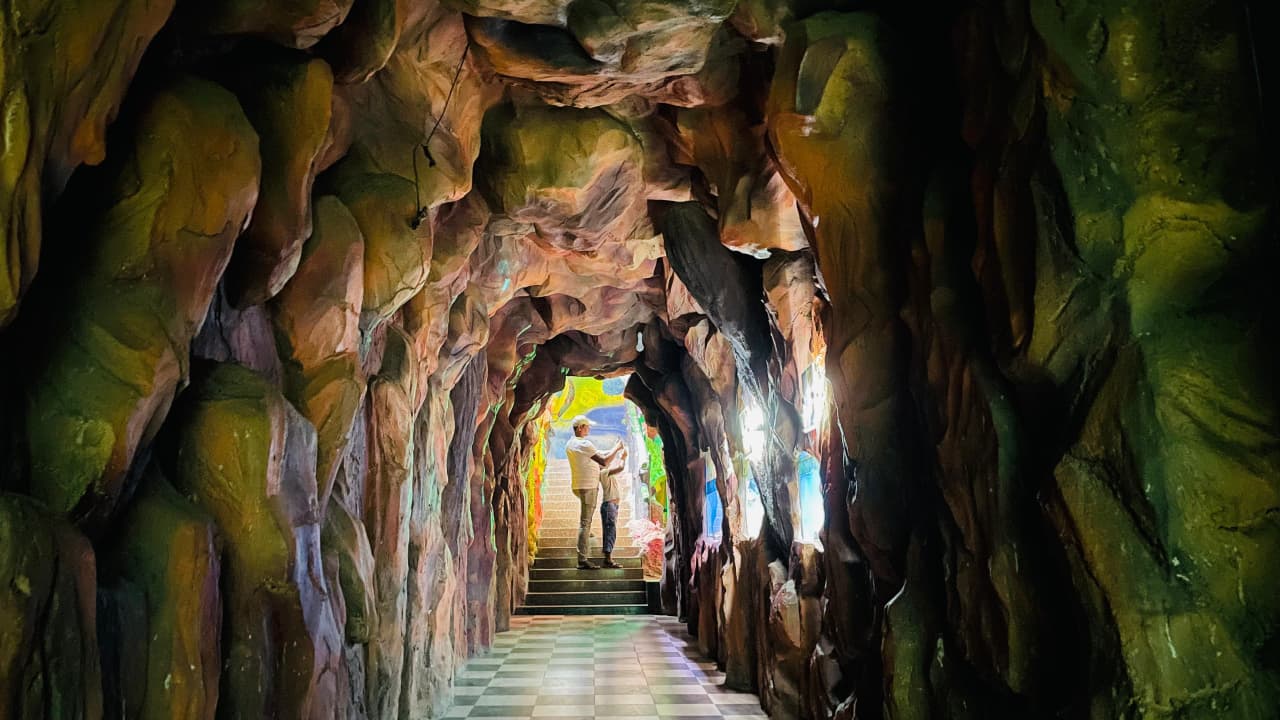 Deep Ocean Cave